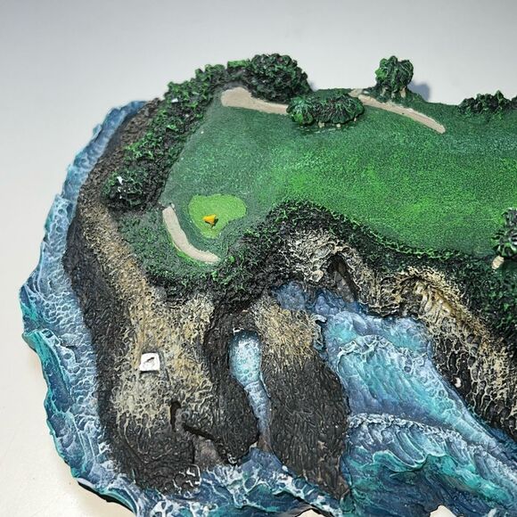 The Danbury‎ Mint 1995 Legendary Golf Holes The 16th at Kauai Lagoons - Picture 3 of 5